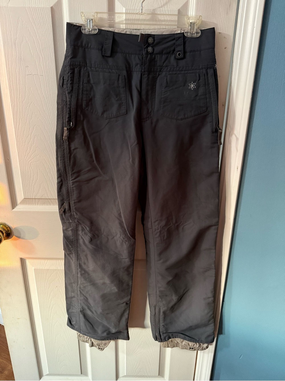 Burton Black Cargo Snow Pants with Zip Pockets